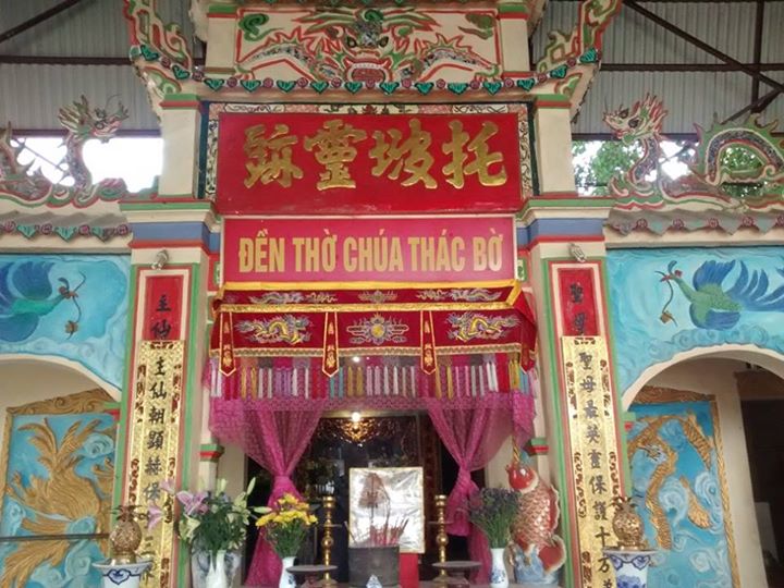 Đền Chúa Thác Bờ: hành trình tâm linh giữa hồ Hòa Bình và núi đá