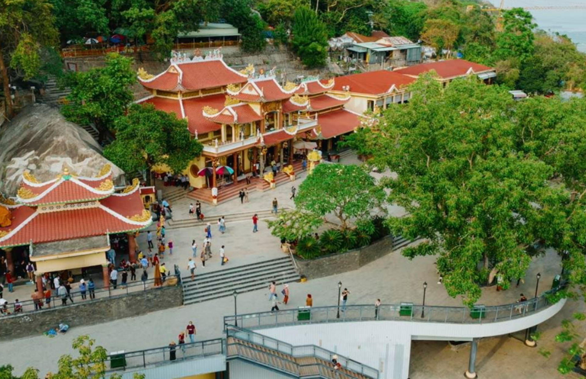 Núi Bà Đen Tây Ninh: đi cáp treo, ngắm đồng bằng và giữ sức trong ngày nắng