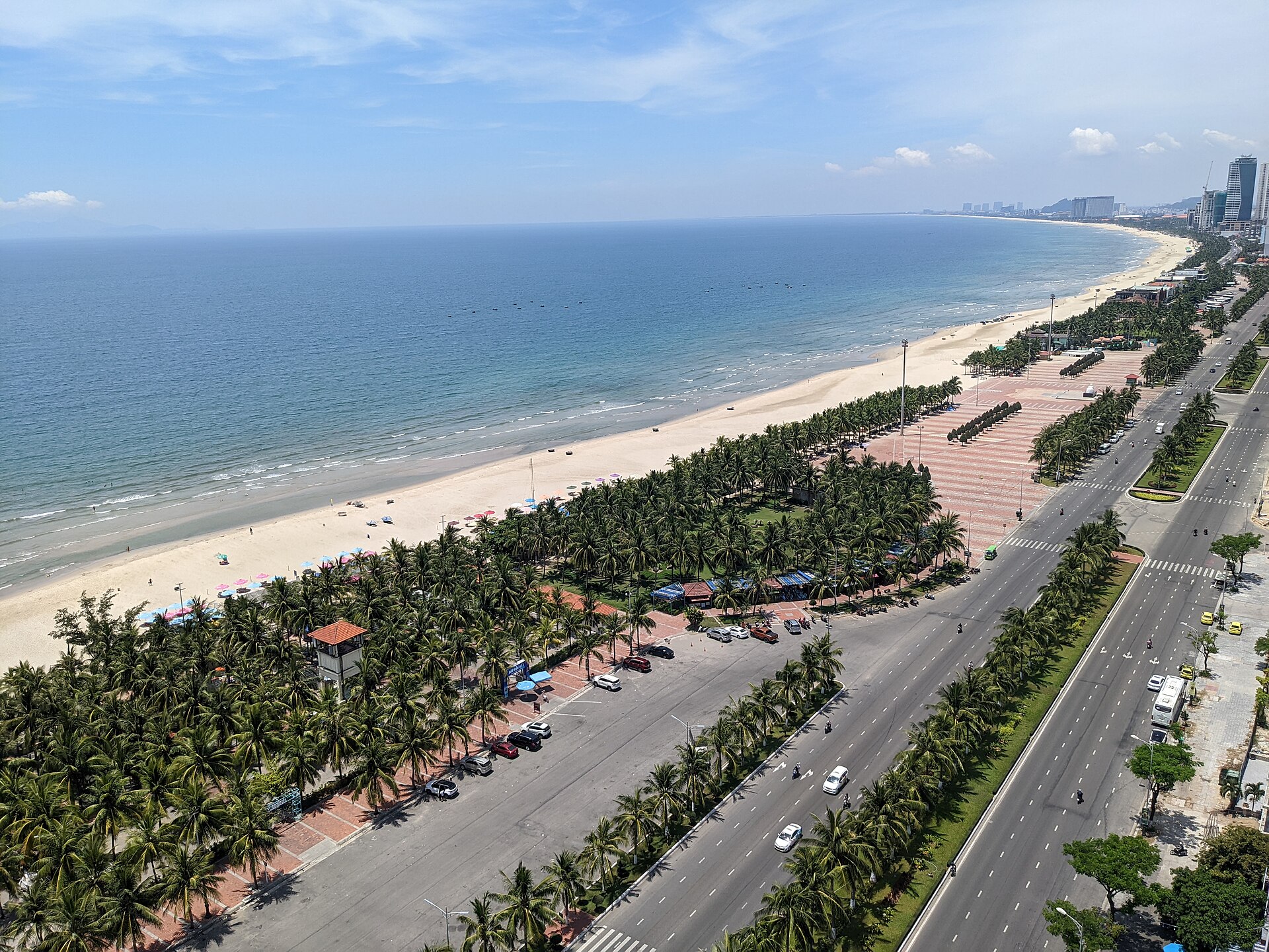 Biển Mỹ Khê Đà Nẵng: tắm biển, ngắm bình minh an toàn